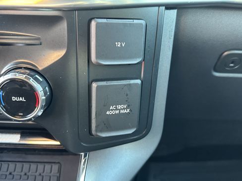 Used 2025 Ford F150 Lariat w/ Equipment Group 502A High image 31