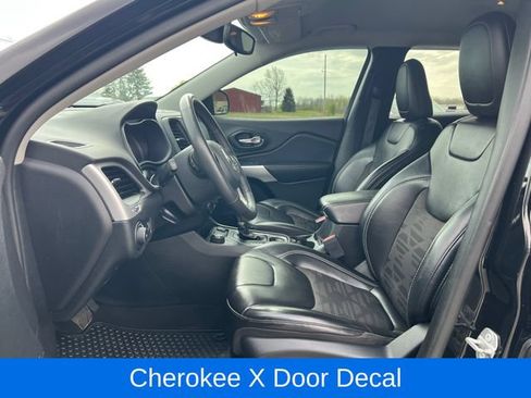 Used 2022 Jeep Cherokee Latitude AWD/4WD image 10