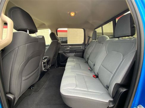 Used 2020 RAM 1500 Big Horn AWD/4WD image 11