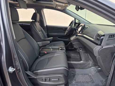 Used 2024 Honda Odyssey Elite image 15