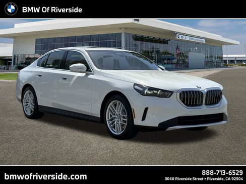 Certified 2024 BMW 530i RWD image 1