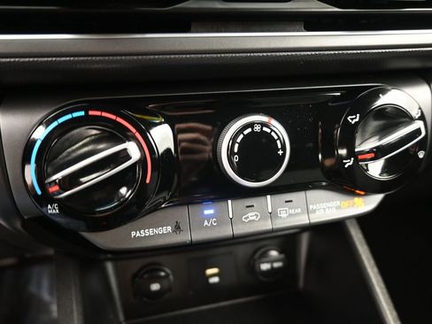 Certified 2022 Hyundai Kona SE image 18
