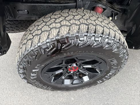 Used 2025 Toyota Tacoma TRD Pro image 40