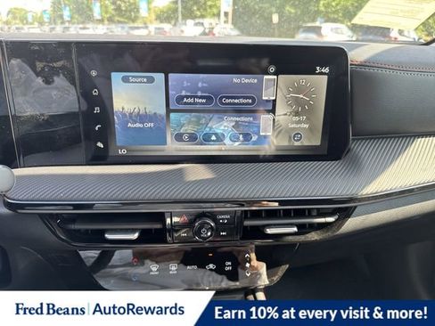 New 2025 Nissan Kicks SR image 15