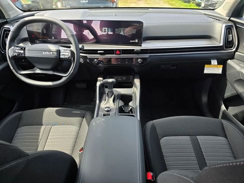 New 2026 Kia Sorento LX FWD image 15