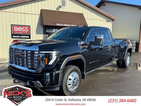 Used 2025 GMC Sierra 3500 Denali image 1