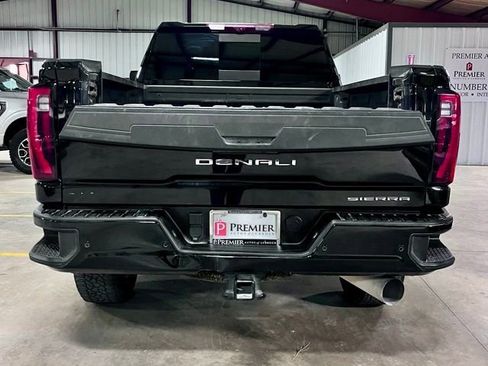 Used 2024 GMC Sierra 2500 Denali Ultimate image 6