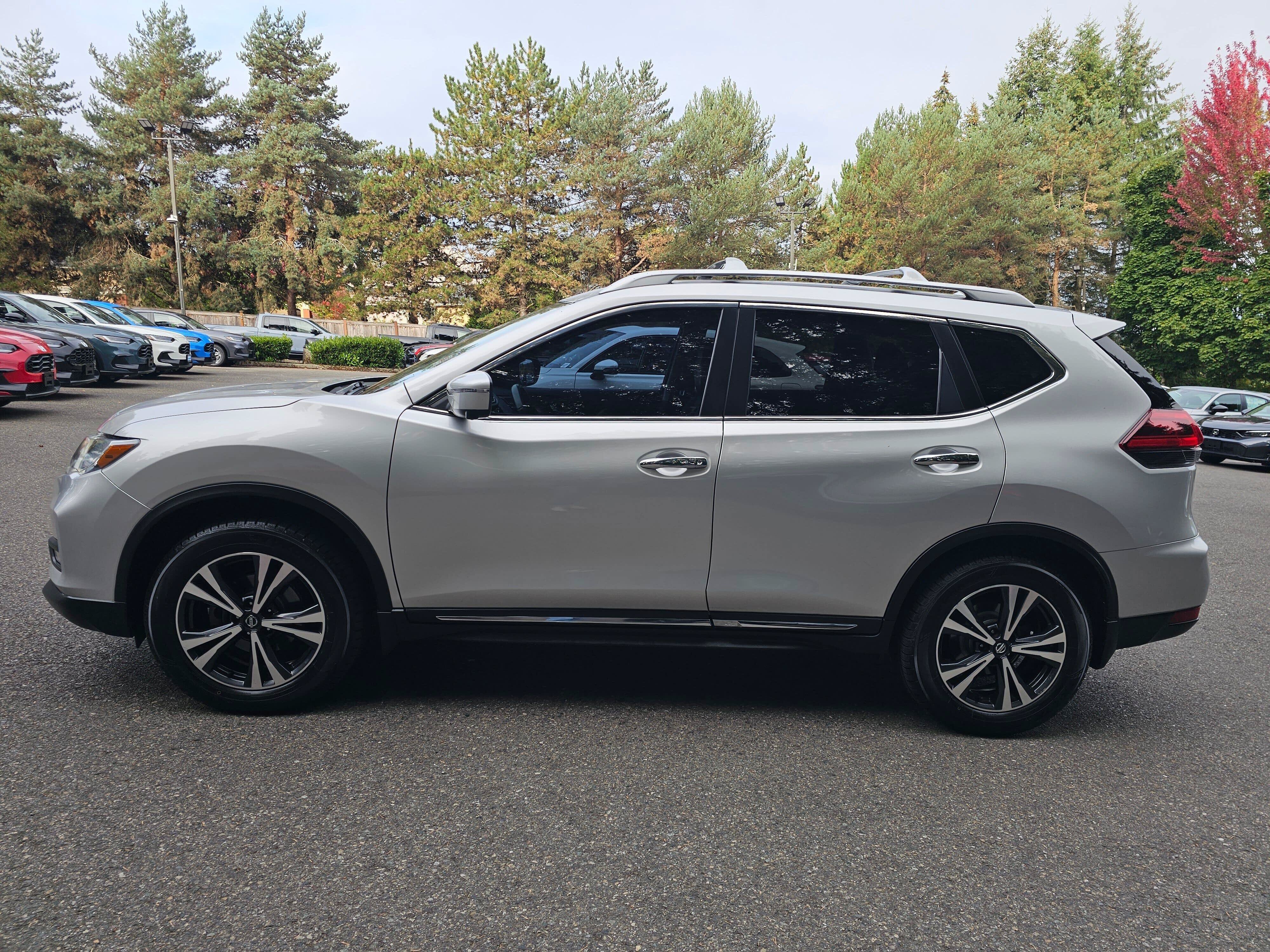 Used 2018 Nissan Rogue SL w/ Premium Package AWD/4WD image 4