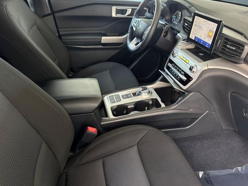 Used 2024 Ford Explorer XLT RWD image 29