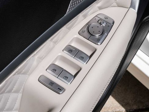 Used 2023 Genesis G70 3.3T w/ Sport Prestige Package image 43