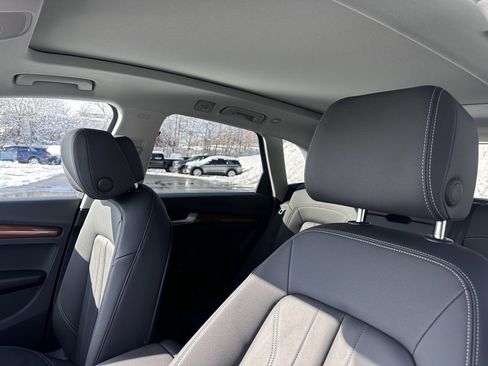 Used 2023 Audi Q5 2.0T Premium image 14