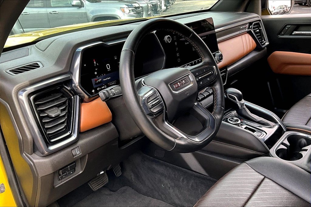 Used 2023 GMC Canyon AT4 w/ AT4 Premium Package AWD/4WD image 17