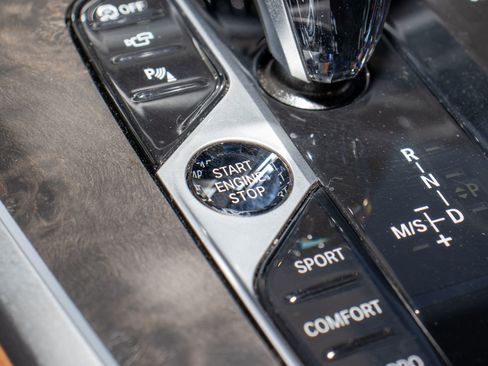 Used 2022 BMW X5 sDrive40i w/ M Sport Package image 32