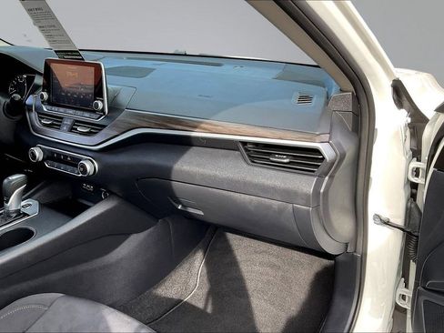 Used 2025 Nissan Altima 2.5 SV image 26