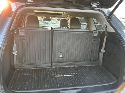 Used 2024 Toyota Highlander Platinum image 33