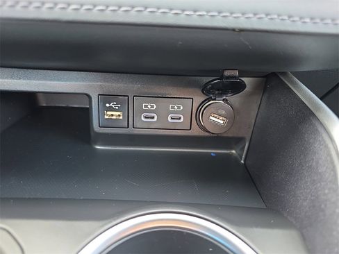 Used 2024 Toyota Highlander LE image 29