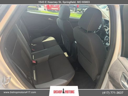Used 2014 Ford Focus SE FWD image 12
