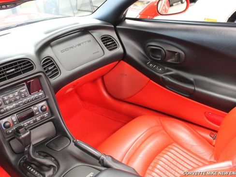 Used 2004 Chevrolet Corvette Convertible w/ Preferred Equipment Group image 29