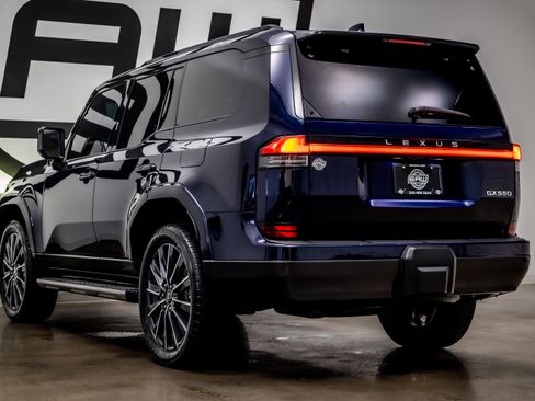 Used 2024 Lexus GX 550 w/ Cold Area Package AWD/4WD image 29