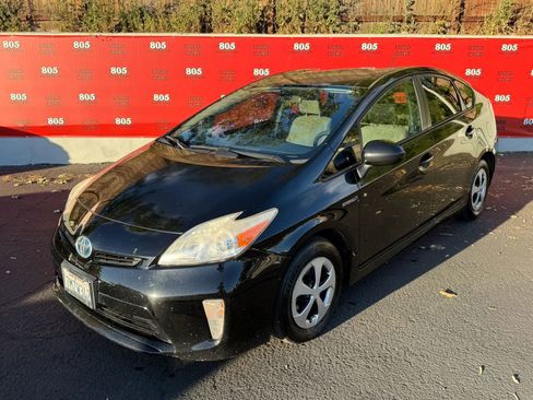Used 2015 Toyota Prius Two w/ Preferred Accessory Package image 1