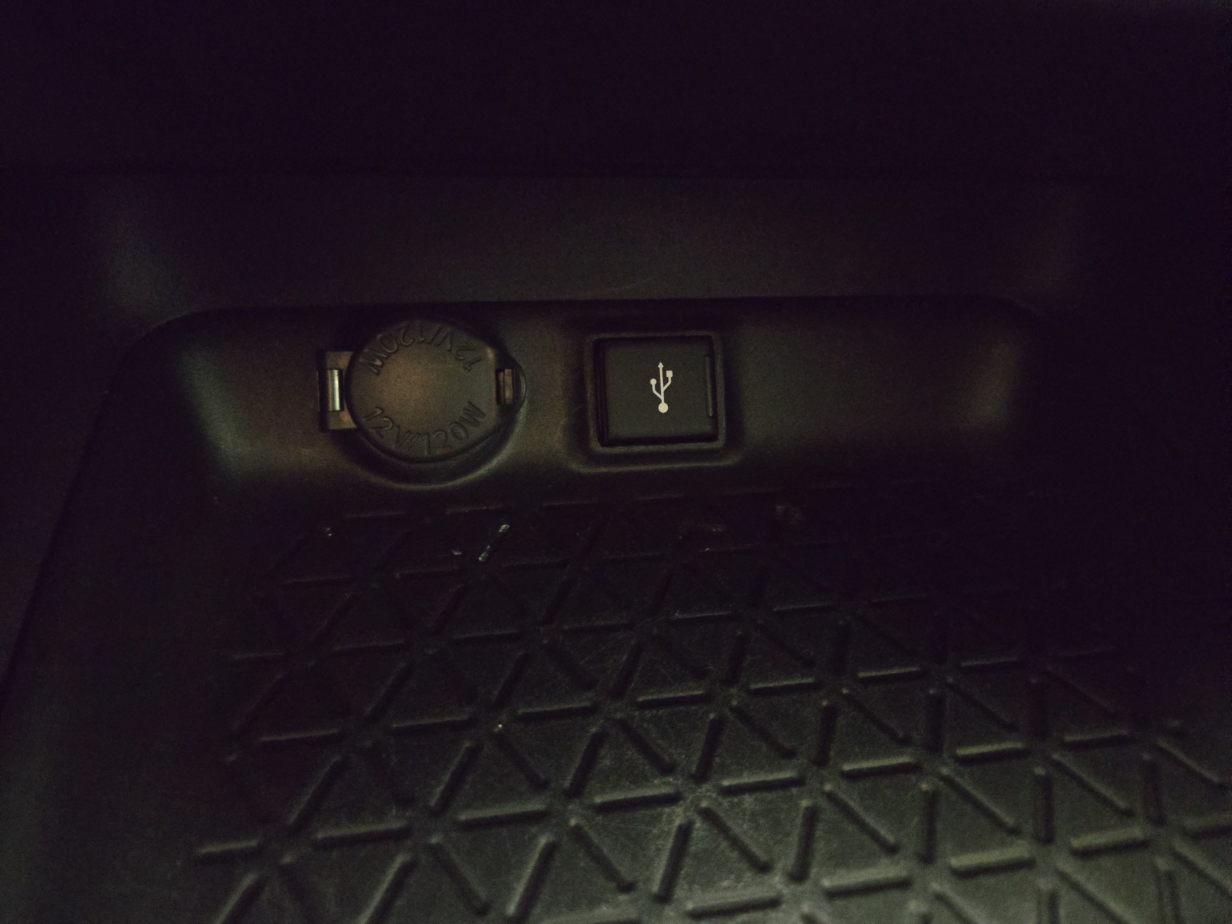 Used 2021 Toyota RAV4 LE FWD image 27