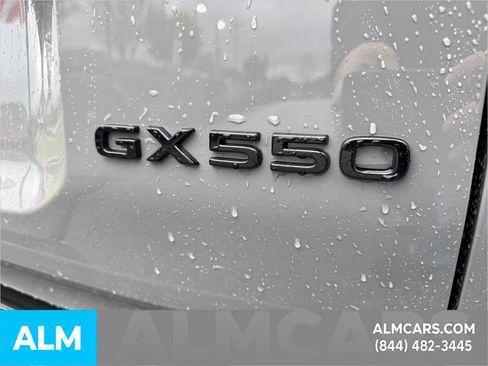 Used 2025 Lexus GX 550 550 Luxury w/ Accessory Package (2T) image 6