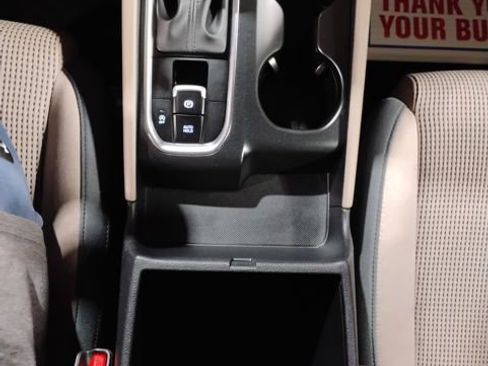 Used 2020 Hyundai Santa Fe SE image 40
