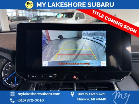 Used 2024 Toyota Venza XLE image 18