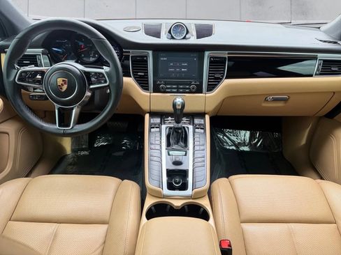 Used 2018 Porsche Macan Sport Edition AWD/4WD image 10