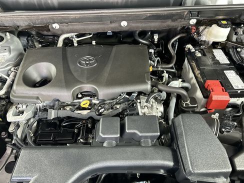 Used 2024 Toyota RAV4 XLE FWD image 11