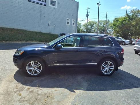 Used 2014 Volkswagen Touareg TDI AWD/4WD image 9