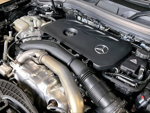 Used 2025 Mercedes-Benz GLA 250 image 27