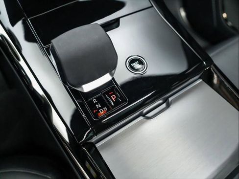 New 2025 Land Rover Range Rover Sport SE image 26