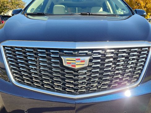 Used 2021 Cadillac XT5 Premium Luxury image 9