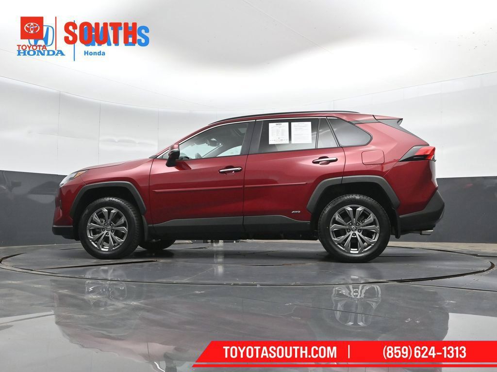 Used 2022 Toyota RAV4 Limited AWD/4WD image 42