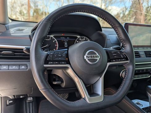 Used 2021 Nissan Altima 2.5 SR w/ SR Premium Package image 11