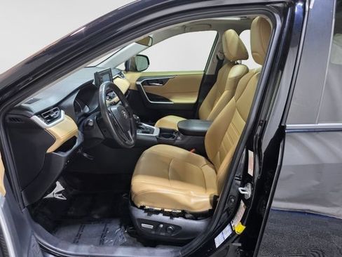 Used 2021 Toyota RAV4 XLE Premium AWD/4WD image 13