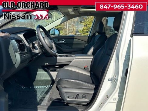 Used 2021 Nissan Rogue SV w/ Premium Package image 9