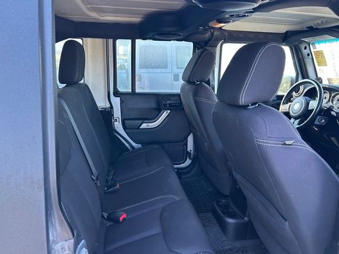 Used 2014 Jeep Wrangler Unlimited Sahara w/ Connectivity Group AWD/4WD image 10