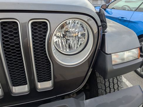 Used 2022 Jeep Wrangler Unlimited Sahara w/ Cold Weather Group image 14