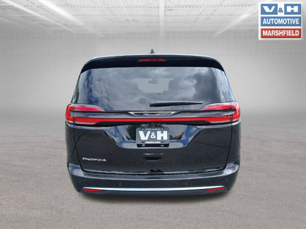 New 2027 Chrysler Pacifica Select FWD image 6