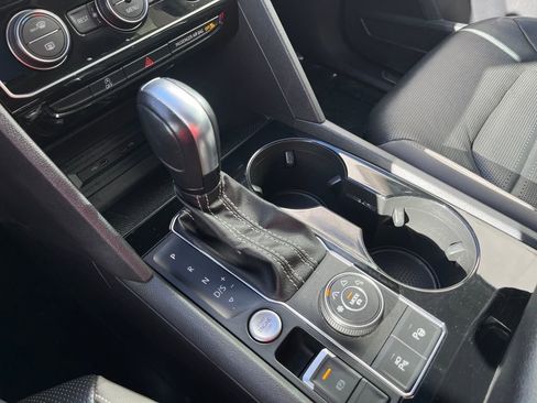 Used 2021 Volkswagen Atlas SEL Premium image 15