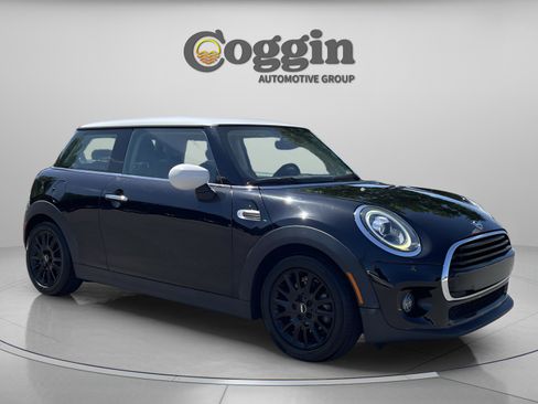 Used 2020 MINI Cooper 2-Door Hardtop FWD image 8