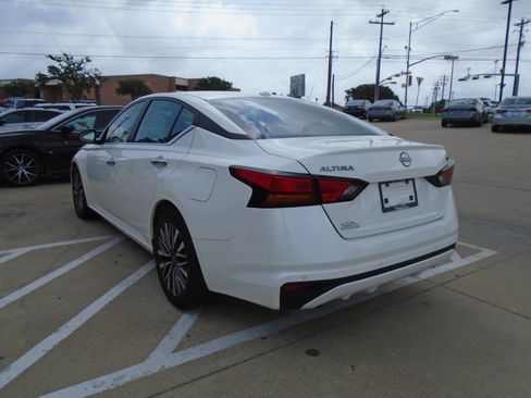 Used 2024 Nissan Altima 2.5 SV FWD image 7