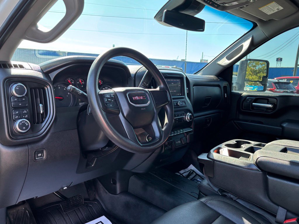 Used 2025 GMC Sierra 3500 Pro AWD/4WD image 9
