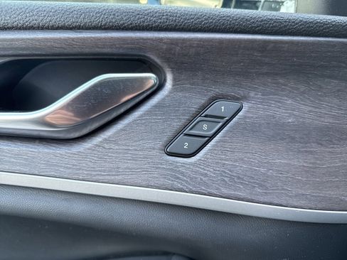 Used 2022 Jeep Grand Cherokee Limited 4xe image 26