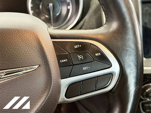 Used 2017 Chrysler 300 C image 13