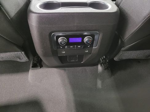 Used 2021 Chevrolet Suburban LT w/ Luxury Package image 22