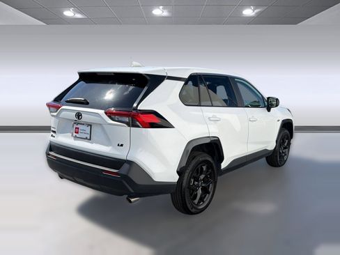 Used 2024 Toyota RAV4 LE FWD image 9