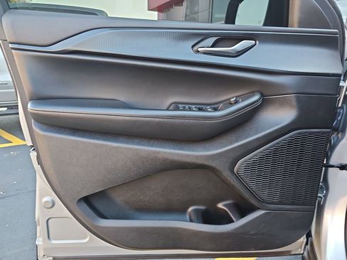 Certified 2023 Jeep Grand Cherokee L Laredo image 29